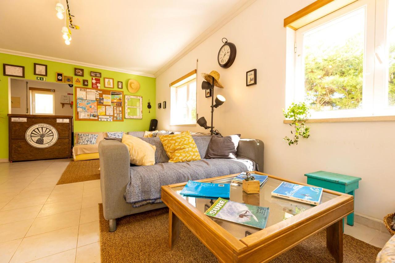 Pineapple Surf House Hostel Атогия да Балея Екстериор снимка