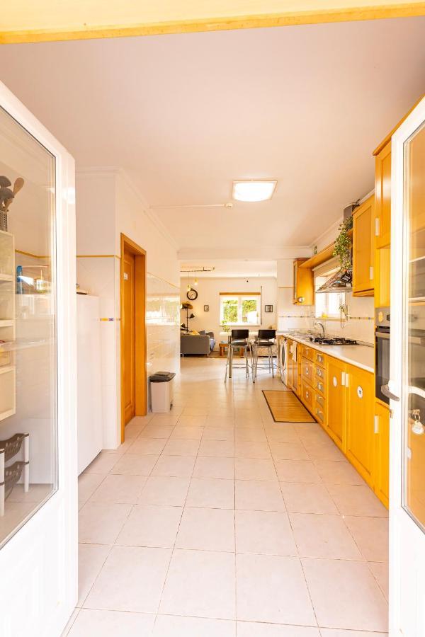 Pineapple Surf House Hostel Атогия да Балея Екстериор снимка
