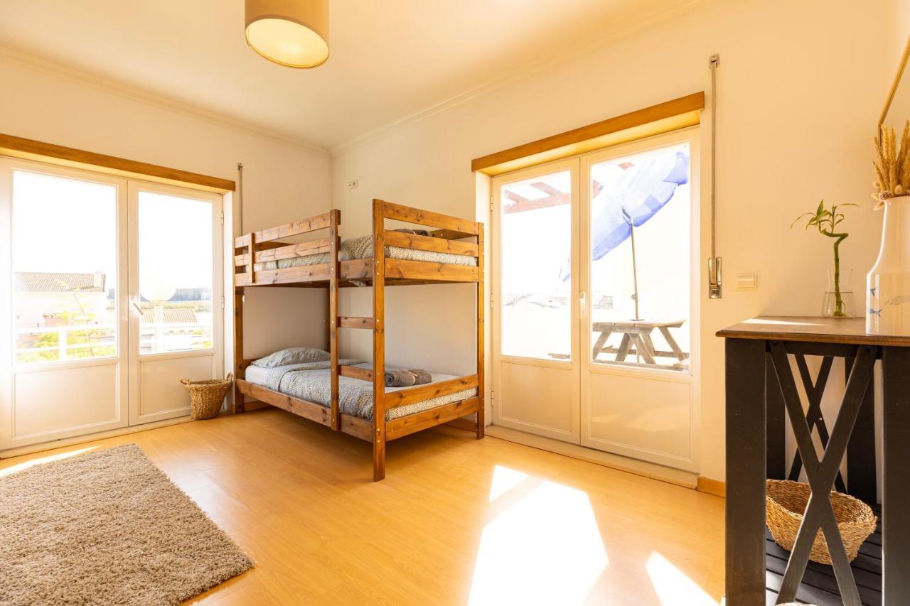 Pineapple Surf House Hostel Атогия да Балея Екстериор снимка