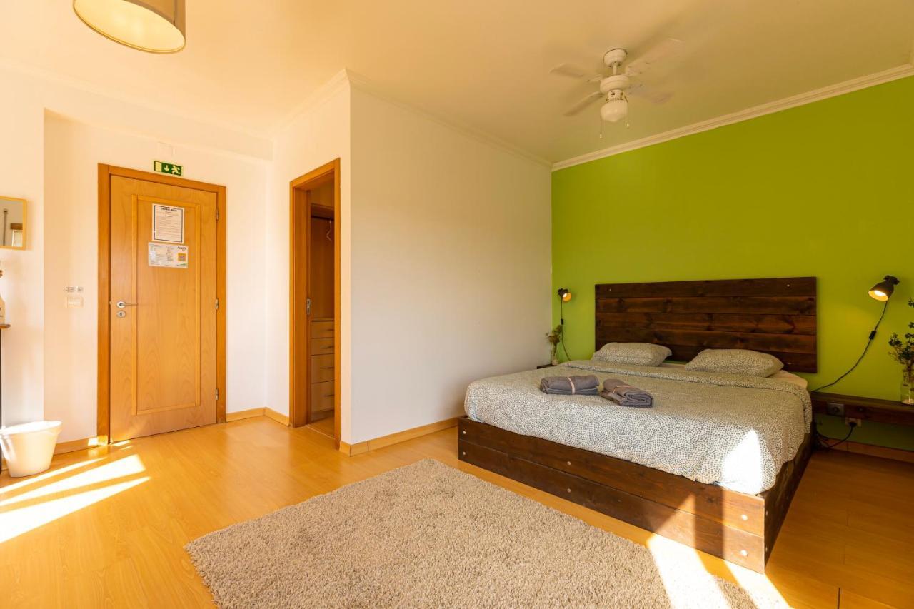 Pineapple Surf House Hostel Атогия да Балея Екстериор снимка