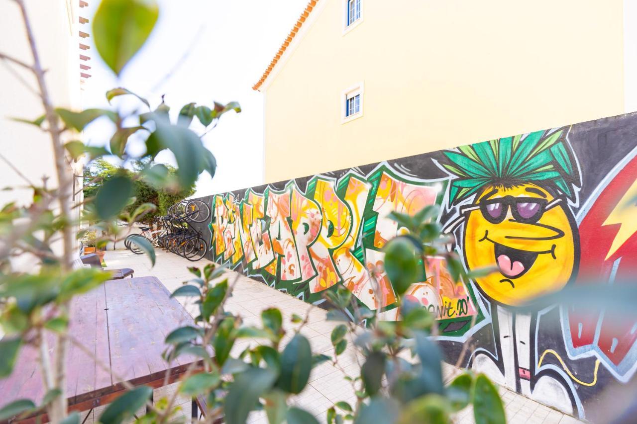 Pineapple Surf House Hostel Атогия да Балея Екстериор снимка