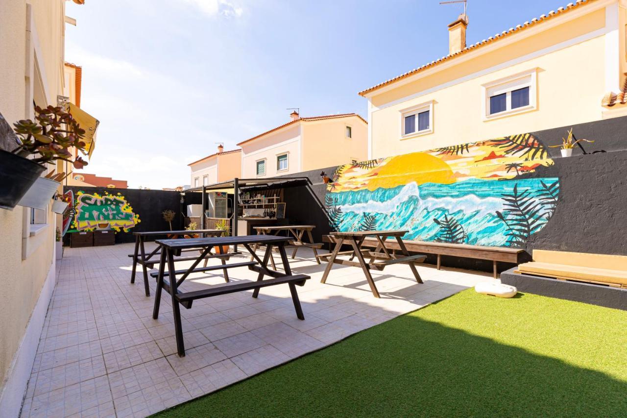 Pineapple Surf House Hostel Атогия да Балея Екстериор снимка