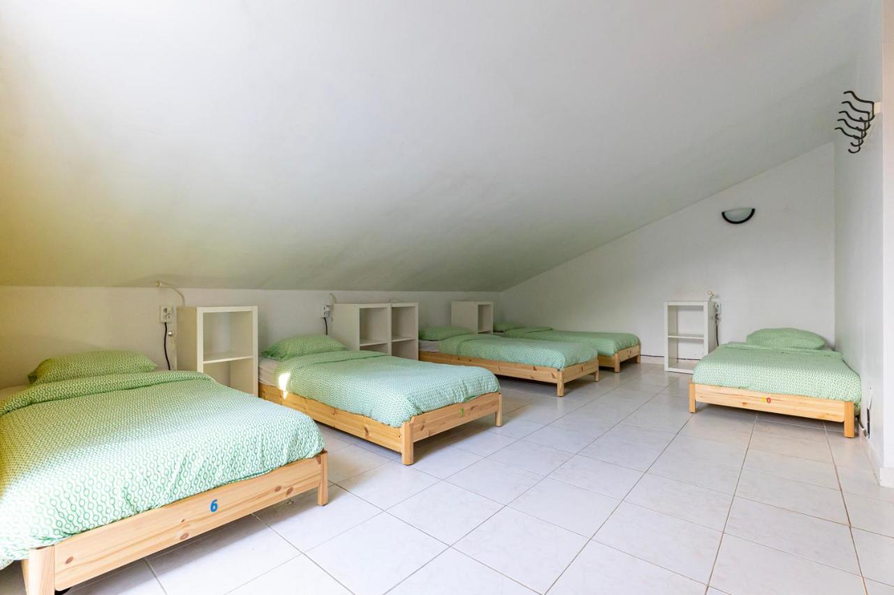 Pineapple Surf House Hostel Атогия да Балея Екстериор снимка
