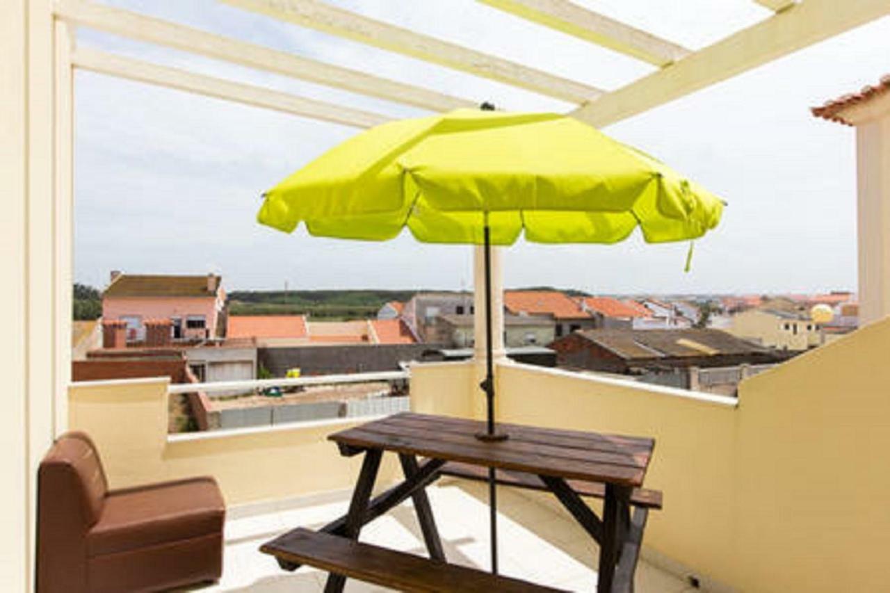 Pineapple Surf House Hostel Атогия да Балея Екстериор снимка